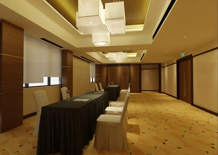 Hallmark Crown Hotel